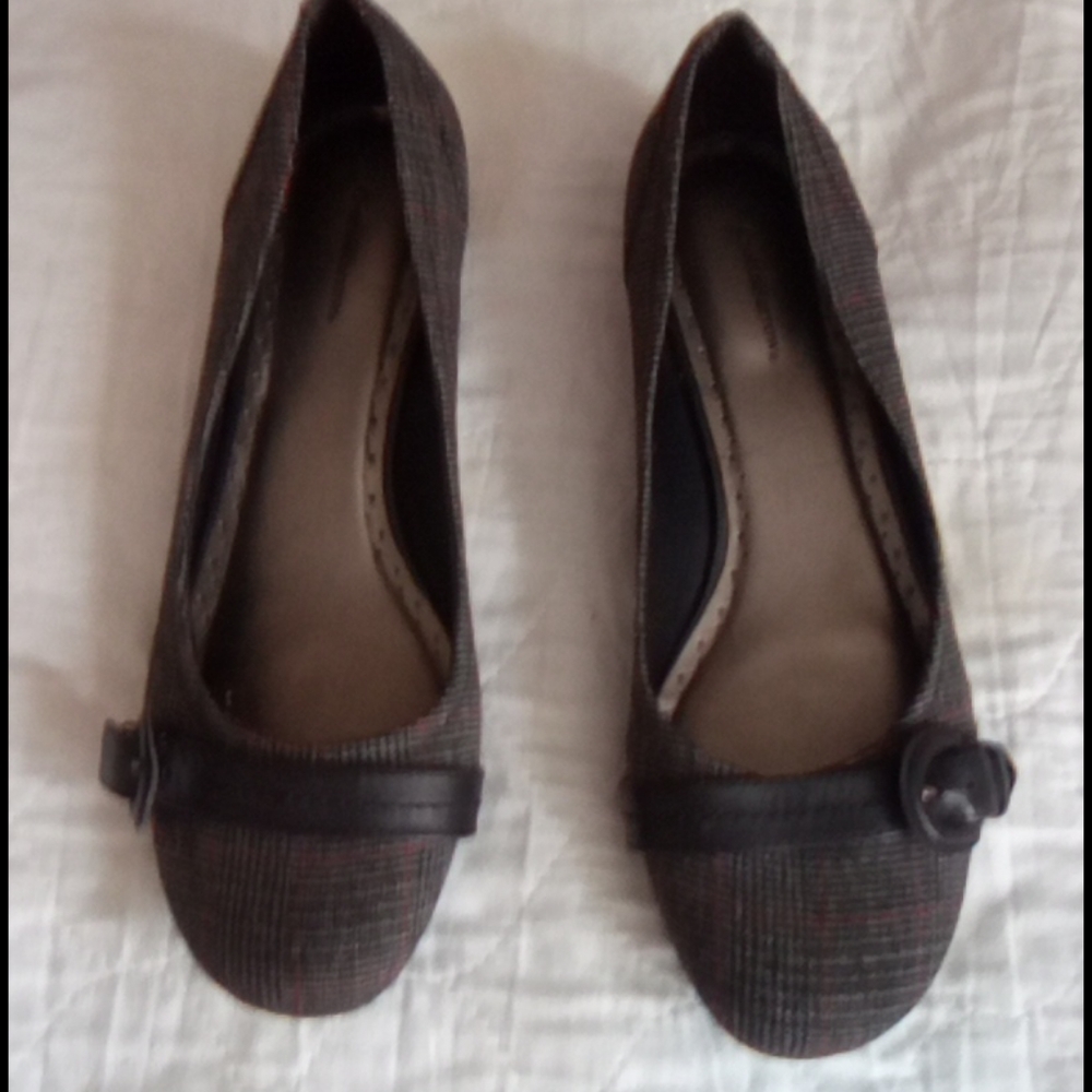 Shoes - Picture 2 of 2